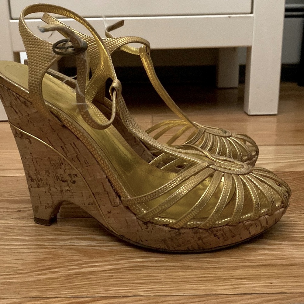 BCBGMAXAZRIA OLD GOLD SANDELS